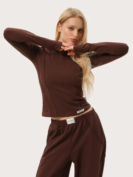 Maglia a manica lunga slim marrone cioccolato con cuciture