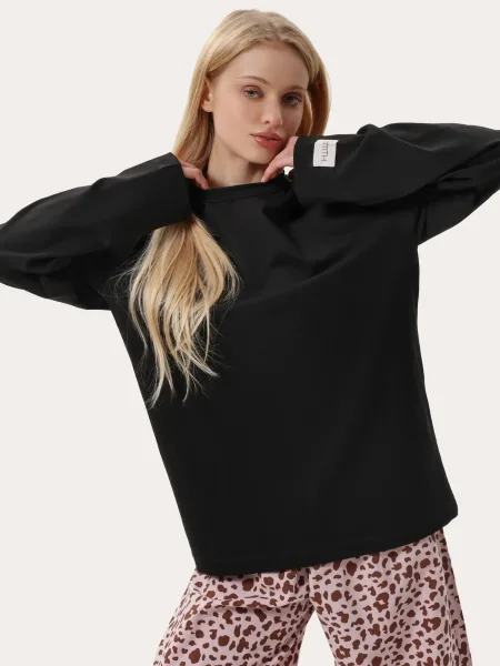 Oversize nero con maniche lunghe
