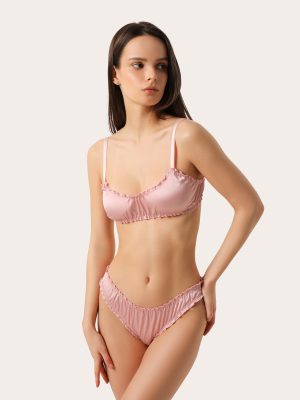Set di lingerie in seta con volant — rosa cipria