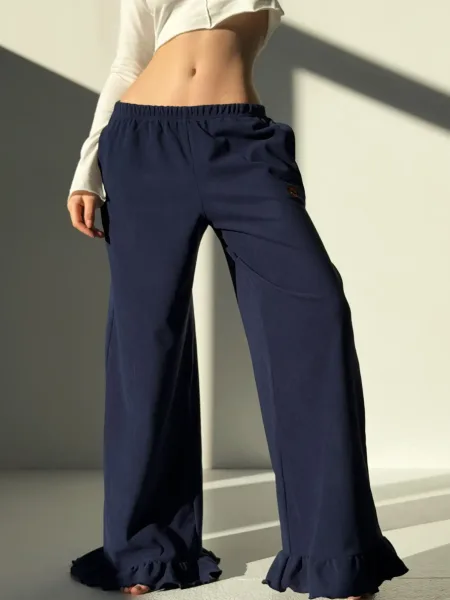 Pantaloni caldi in peluche con volant — blu scuro