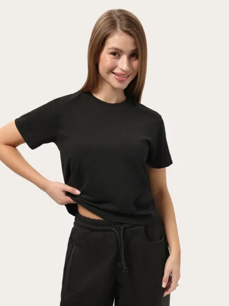 T-shirt classica nera in cotone