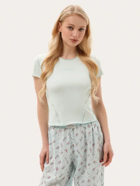 T-shirt slim in cotone color menta con ricamo logo