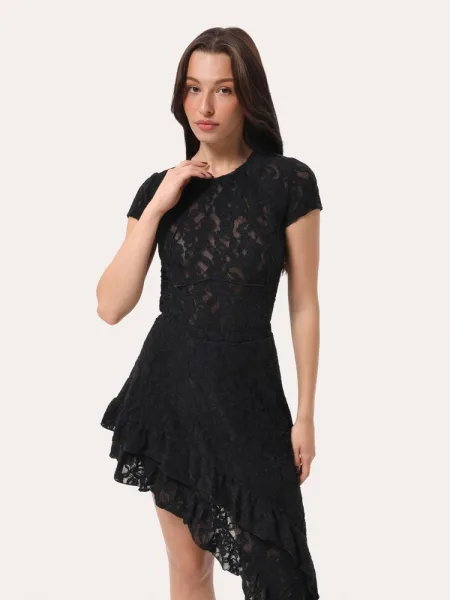 T-shirt nera in pizzo testurizzato effetto fluffy