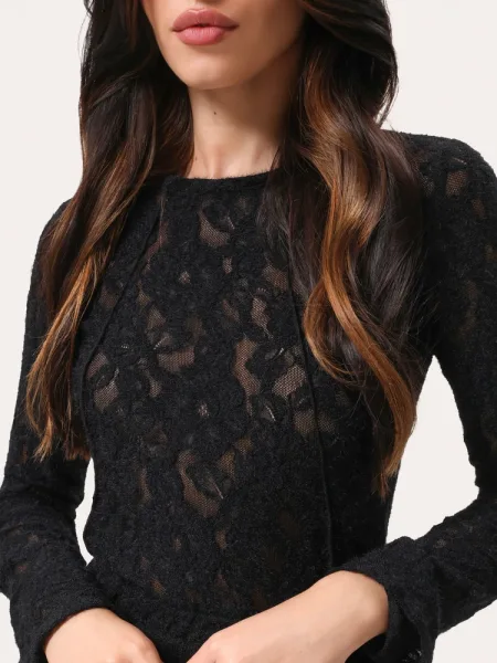 Maglia slim nera a maniche lunghe in pizzo testurizzato effetto fluffy