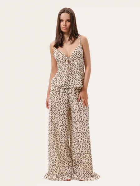 Pigiama in mussola leopardata beige: top e pantaloni con ruches