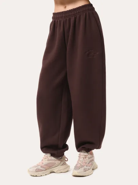 Jogger sportivi basic con ricamo – cioccolato
